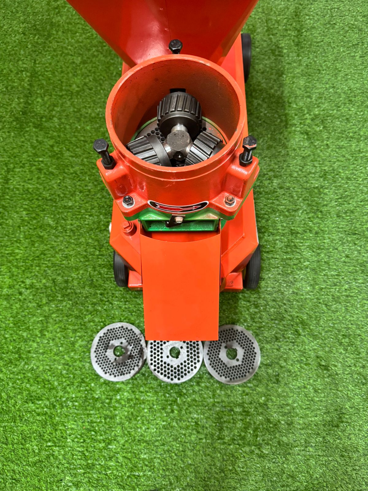 Peletizadora para alimentos de 8hp 200kg/h 220V monofásico (incluye discos 2.5,3,4,5)